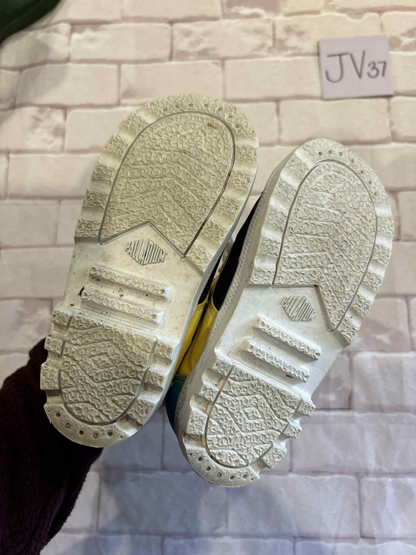 Shoes Size 9