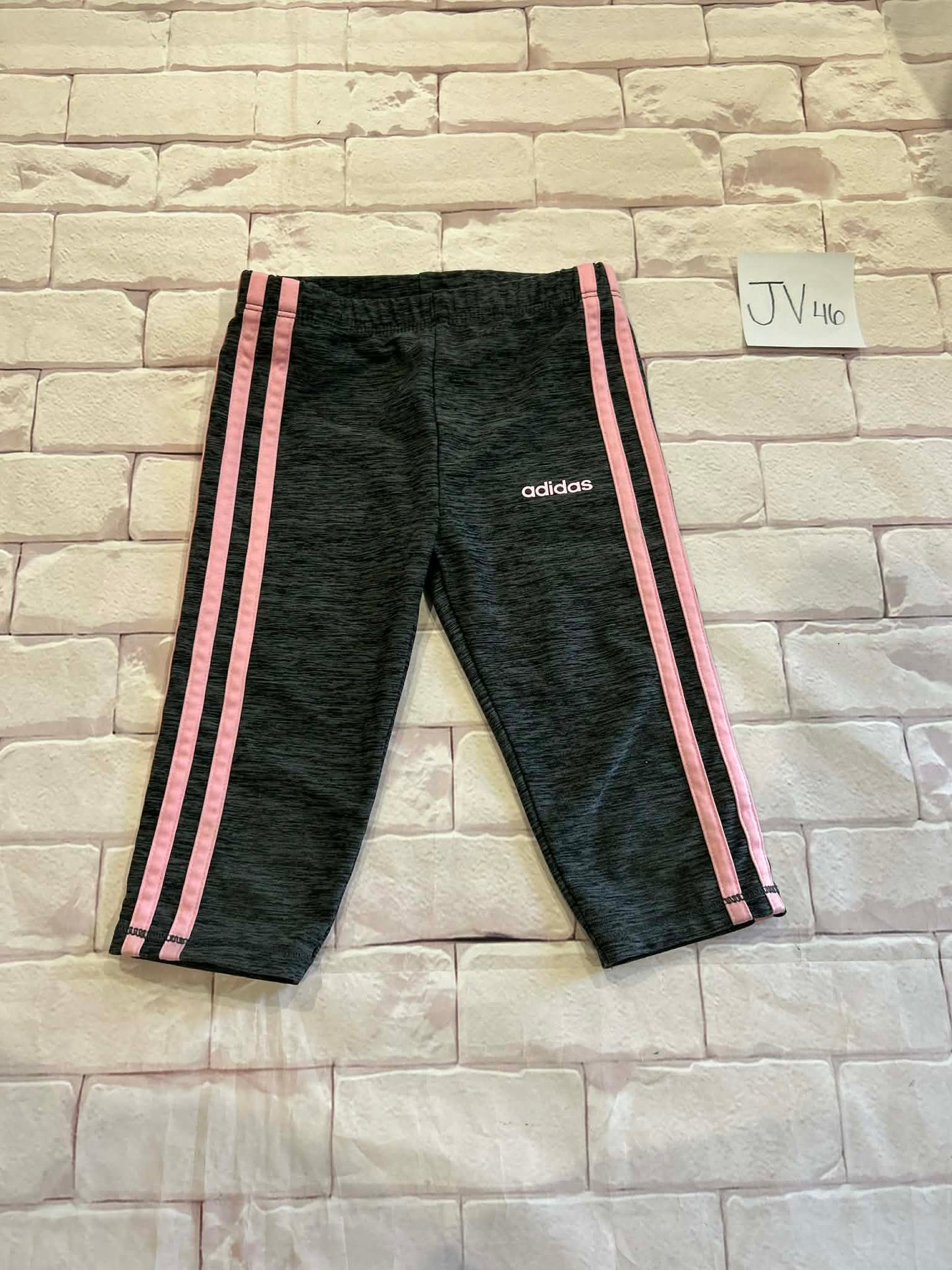Bottoms Size 3 Capri