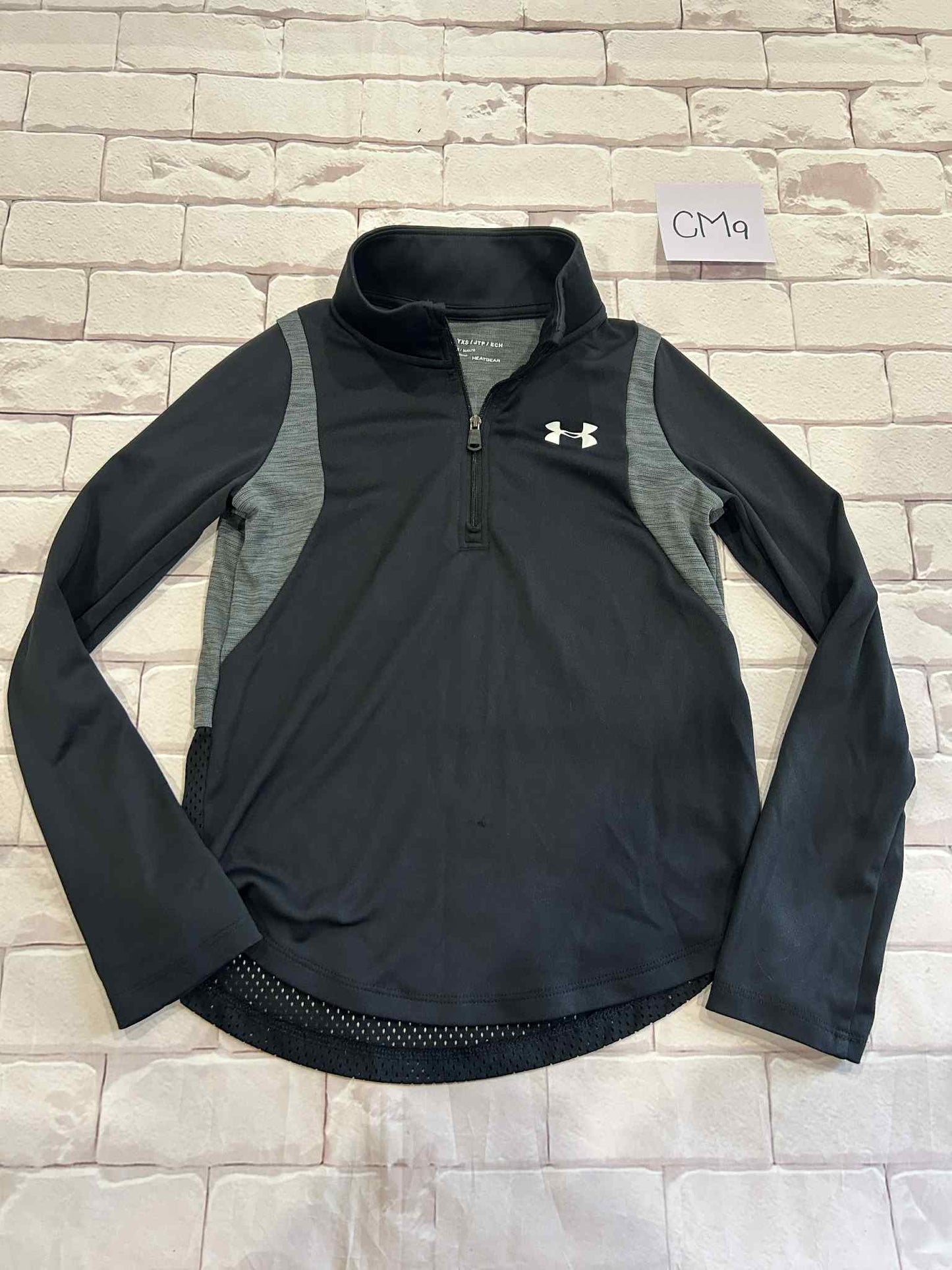 Tops Size YXS Small Pull