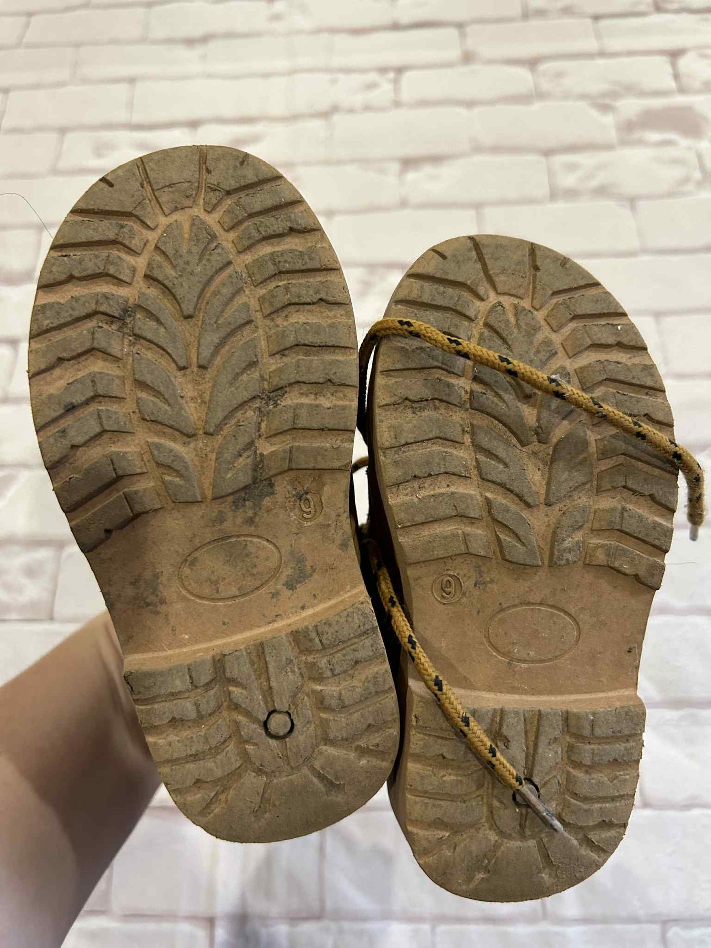 Shoes Size 9