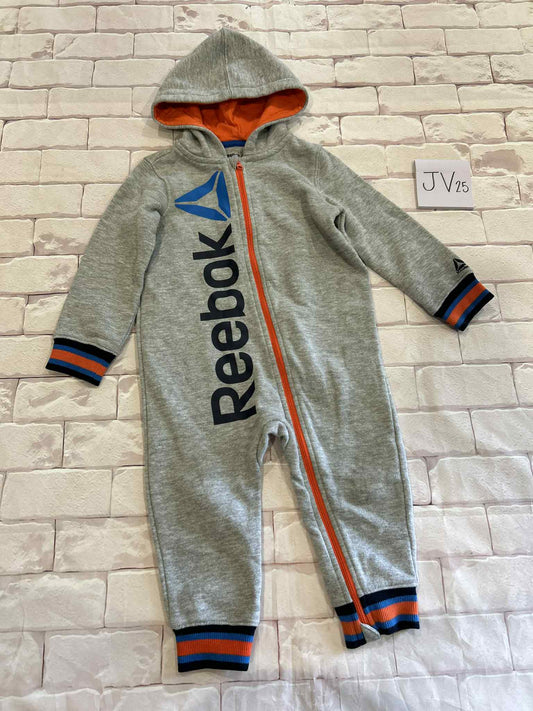 Outfits Size 18m Staining