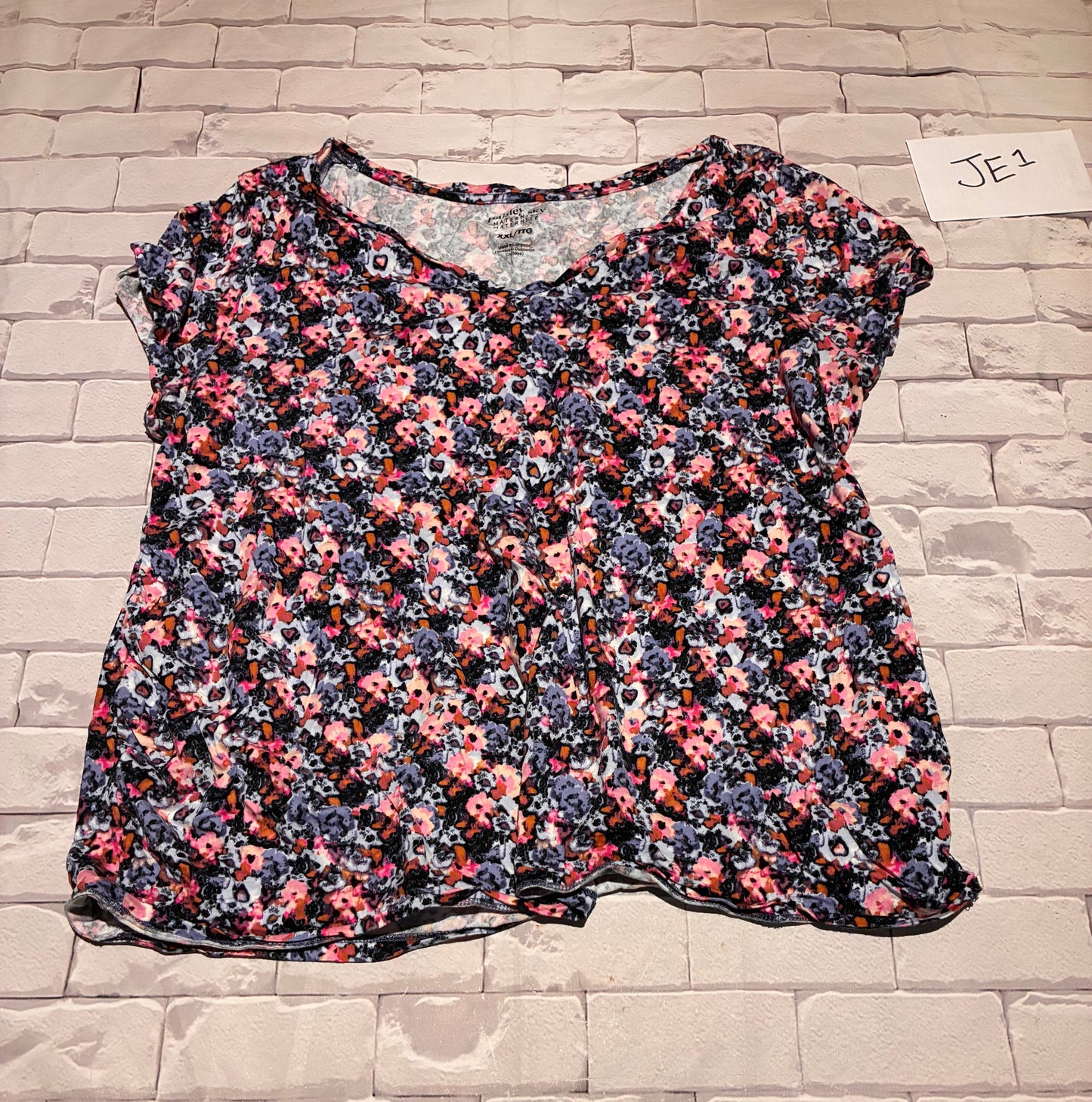 Ladies Top Size XXL Maternity