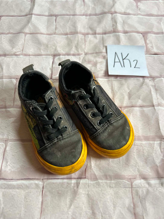 Shoes Size 6