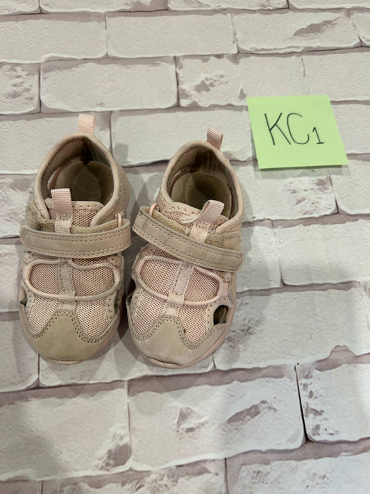 Girls Shoes Size 6