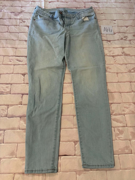 Ladies Bottoms Size 8 Super Skinny
