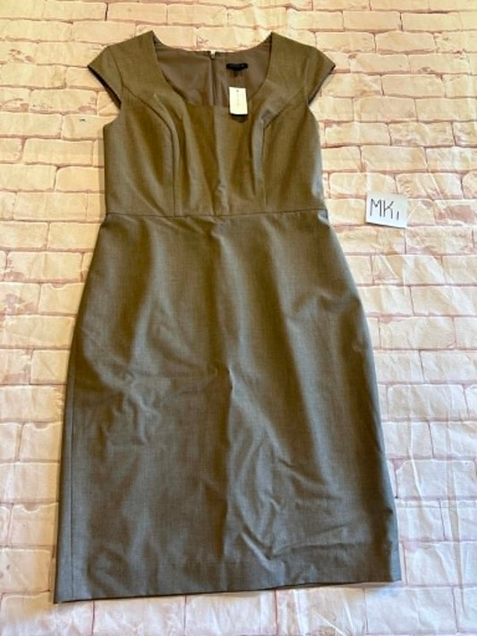 Ladies Dress Size 4 BNWT