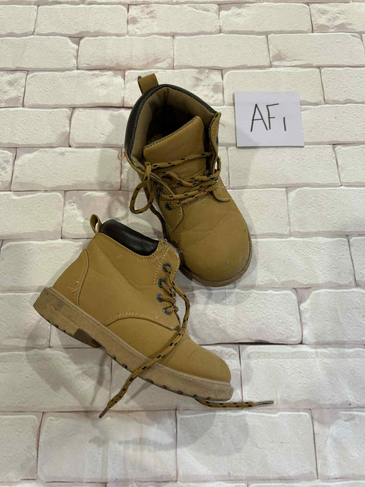 Shoes Size 9