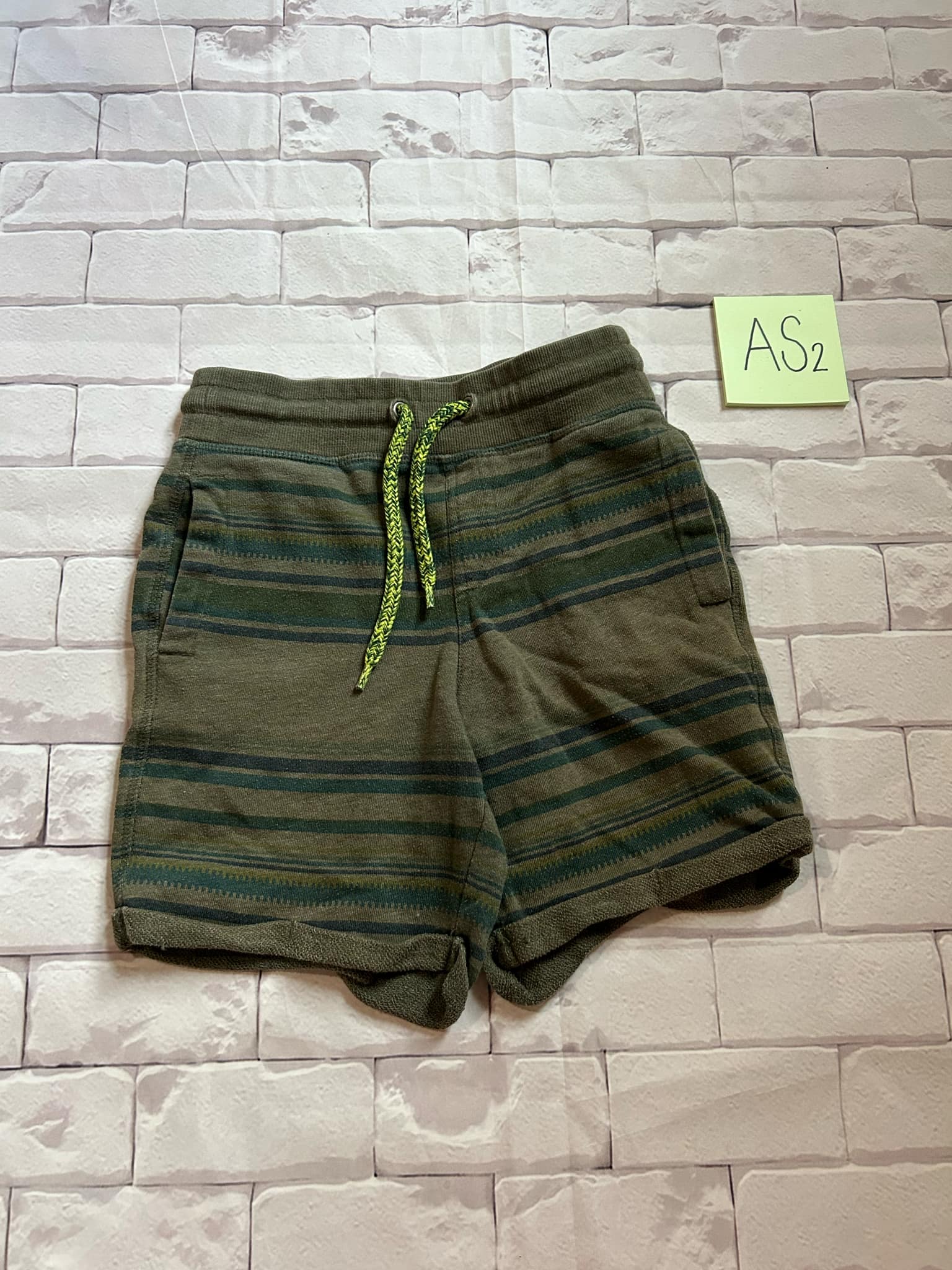 Boys Bottoms Size M