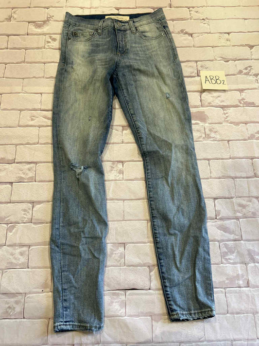 Ladies Bottoms Size 25R True Skinny