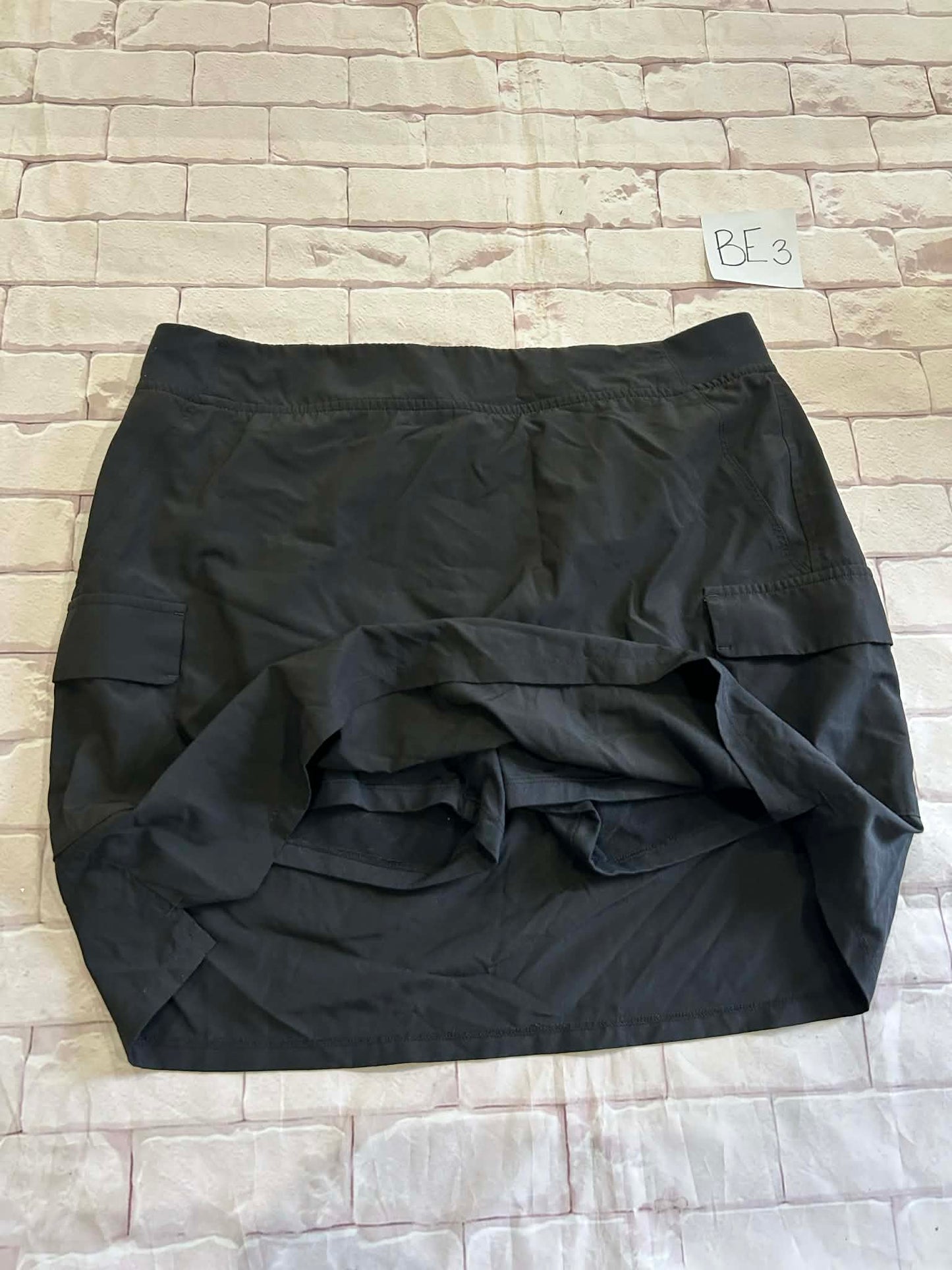 Ladies Bottoms Size L Skort