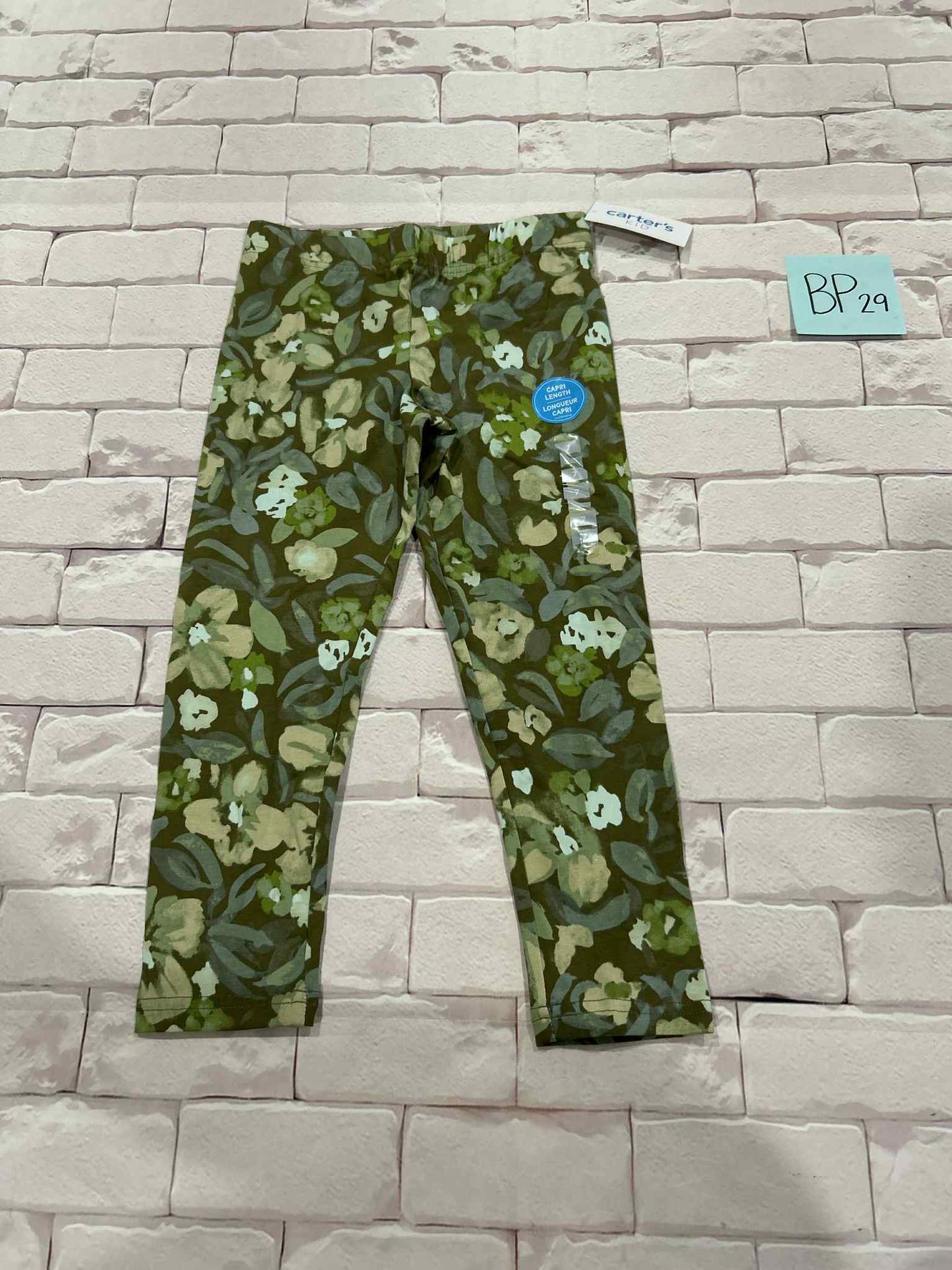 Bottoms Size 7 Capri BNWT