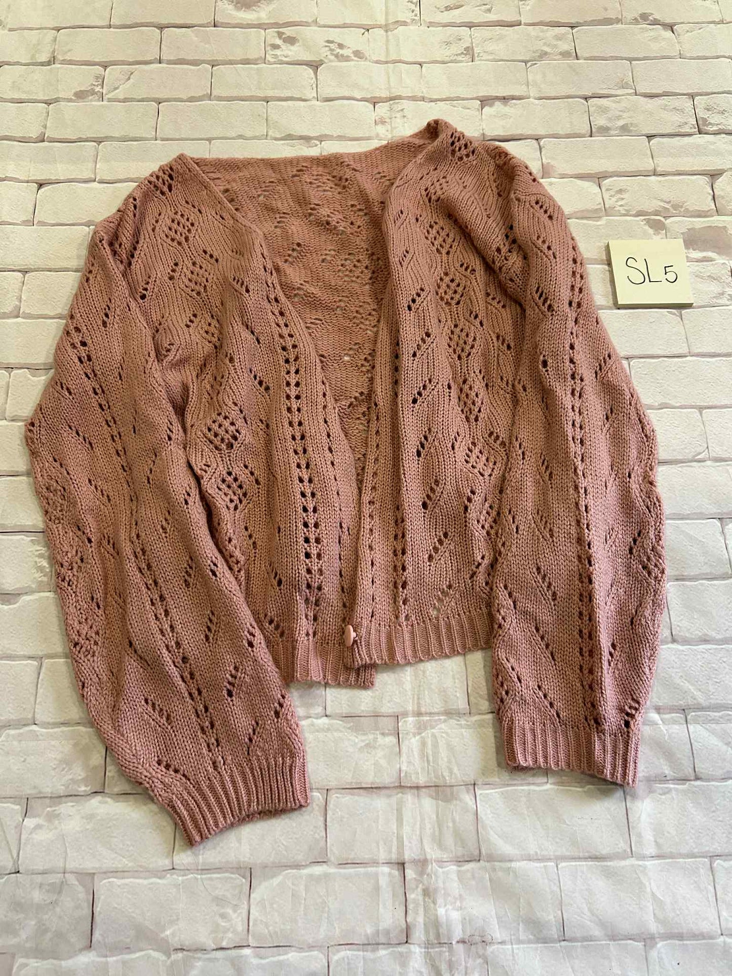 Ladies Tops Size L Missing Button