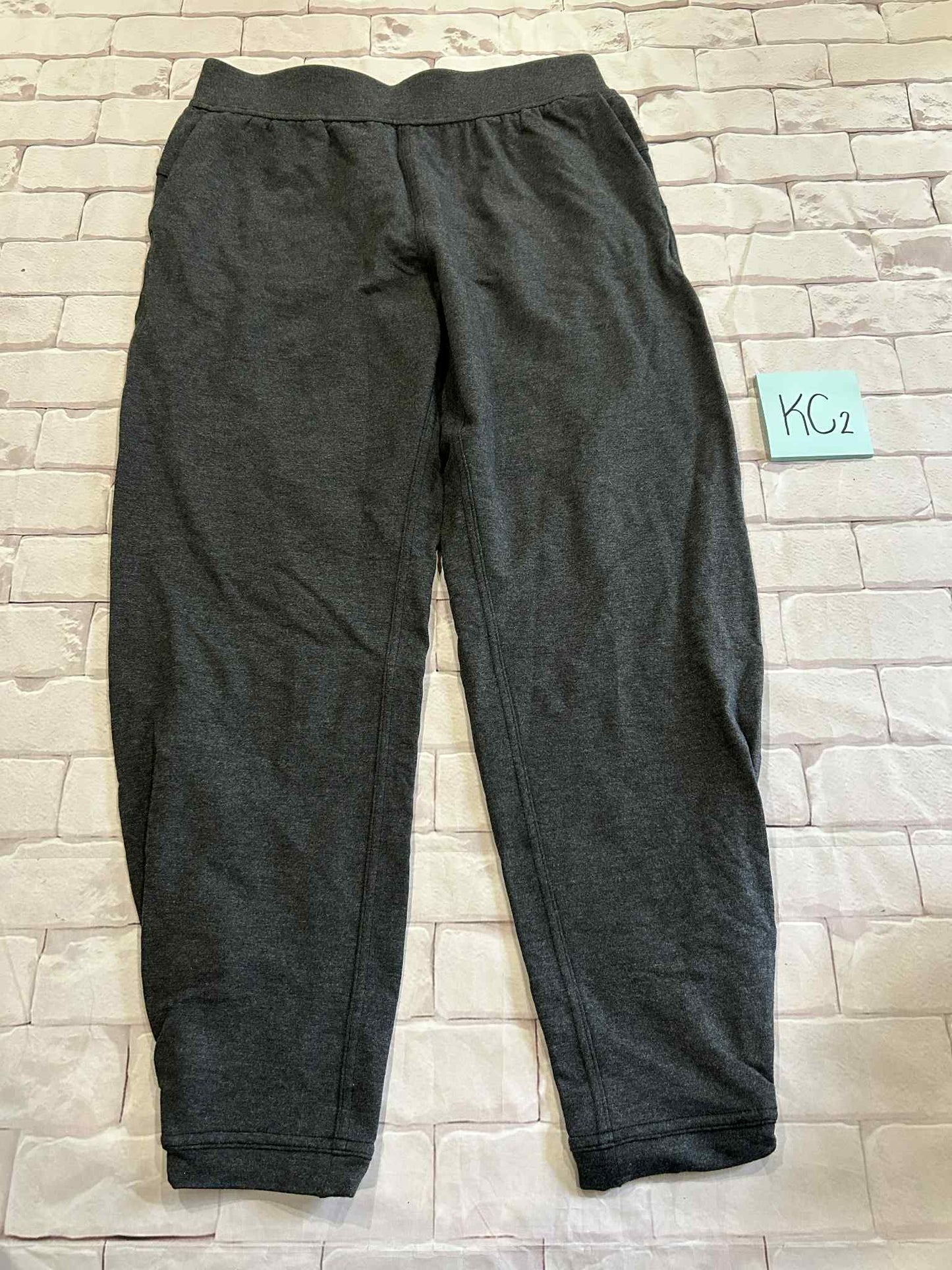 Ladies Bottoms Size 6