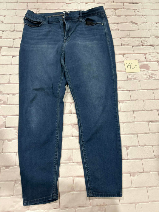 Ladies Bottoms Size 16