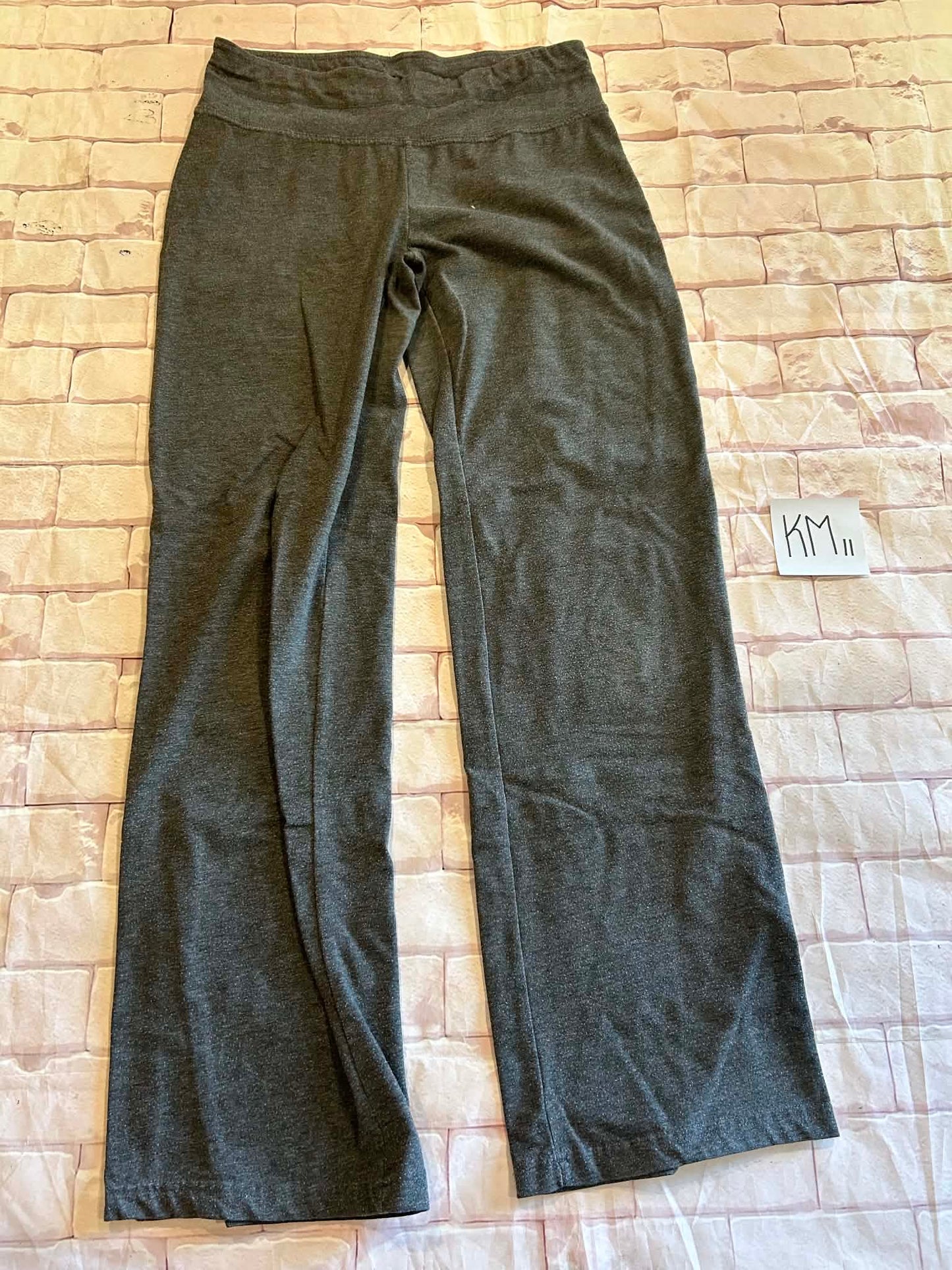 Ladies Bottoms Size  M Wash Wear