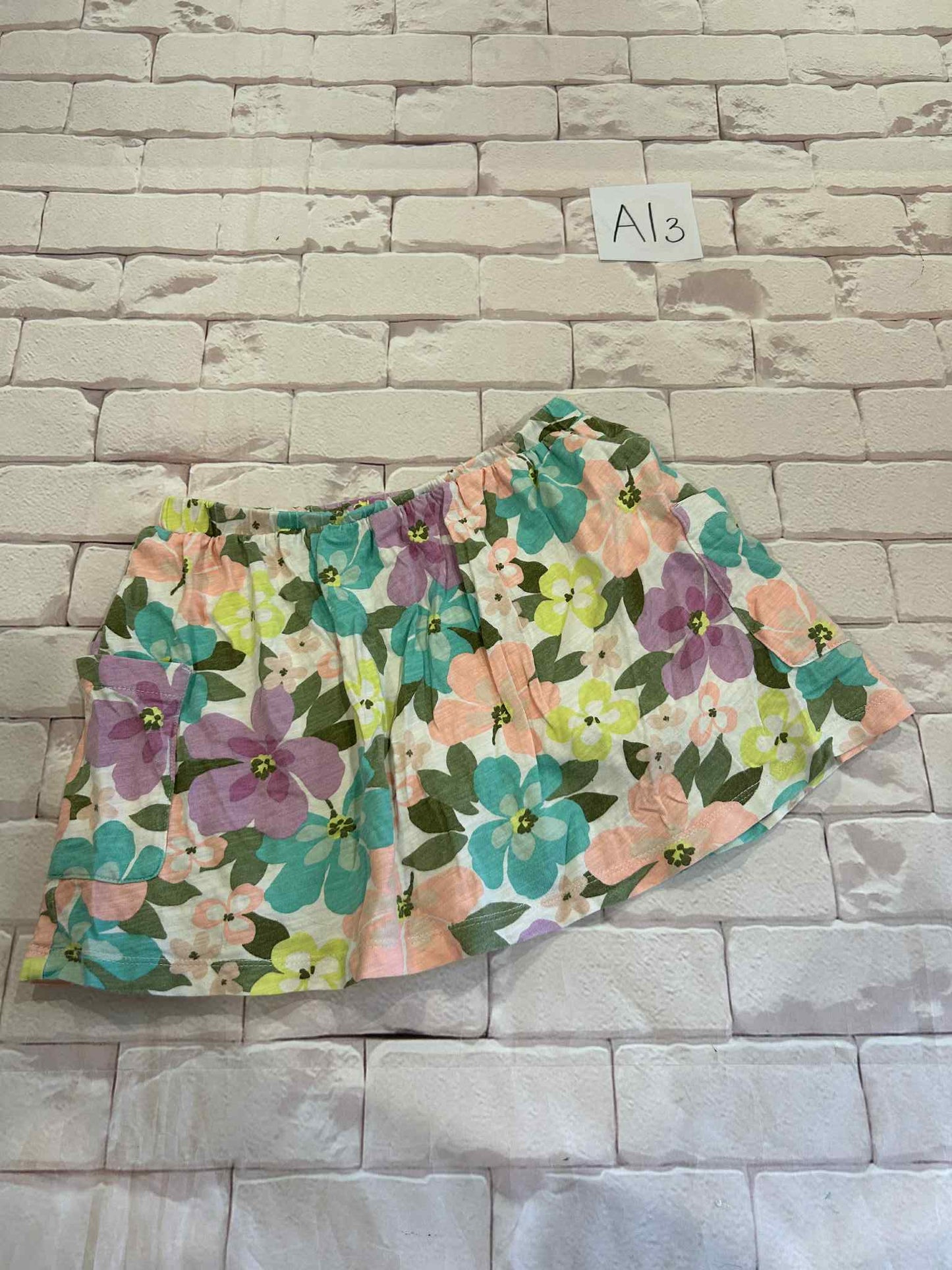 Bottoms Size 6 Skort