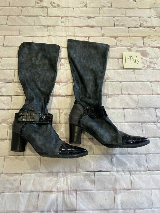 Ladies Shoes Size 37.5- wear near strap