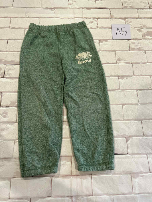 Bottoms Size 4 Wear on Logo