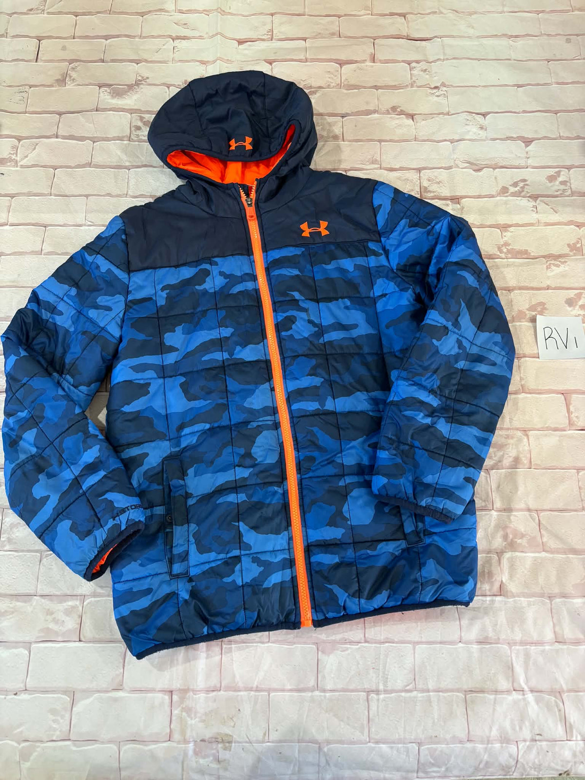 Outerwear Size YLG Small Stain