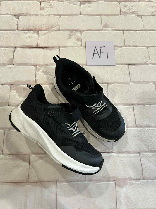 Shoes Size 11