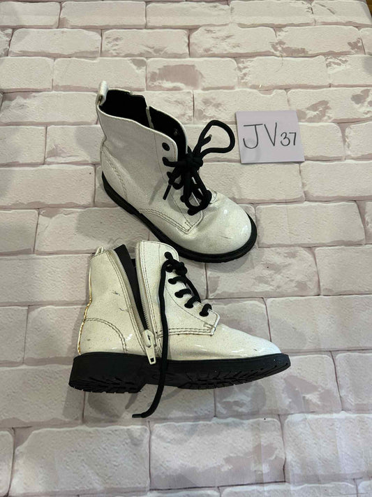 Shoes Size 9