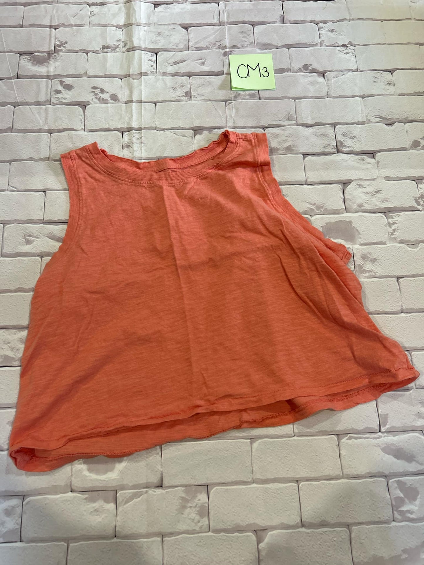 Ladies Tops Size L Crop