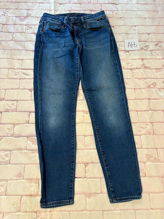 Ladies Bottoms Size 29