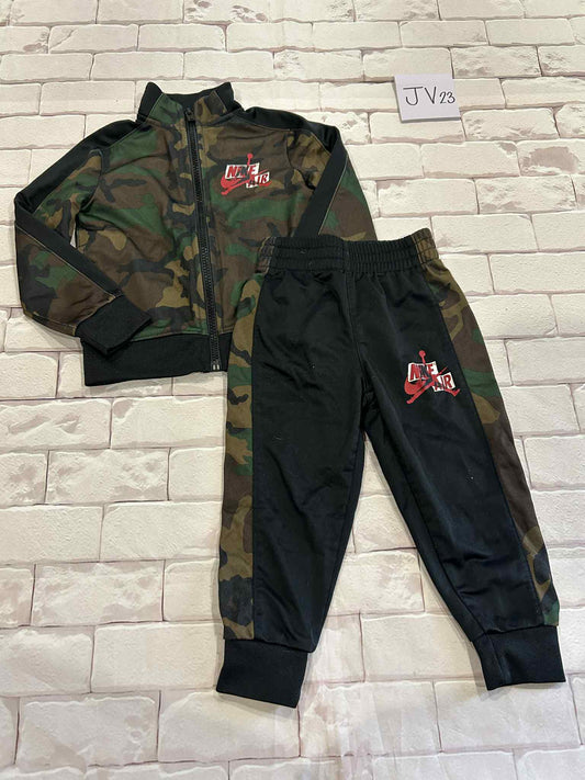 Outfits Size 2