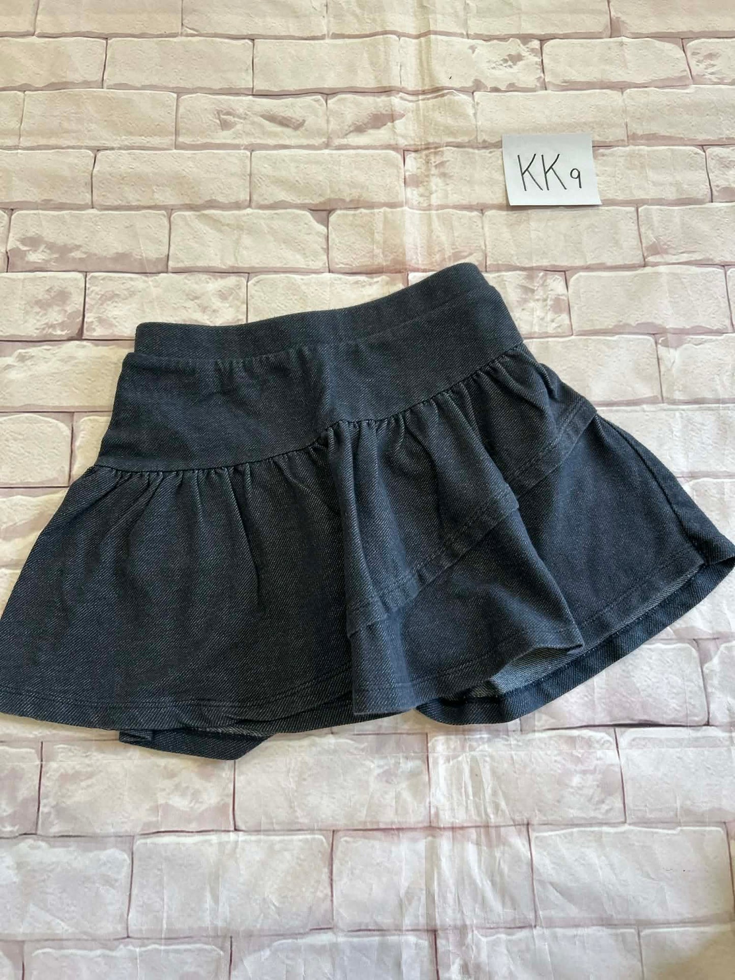 Bottoms Size 6 Skort