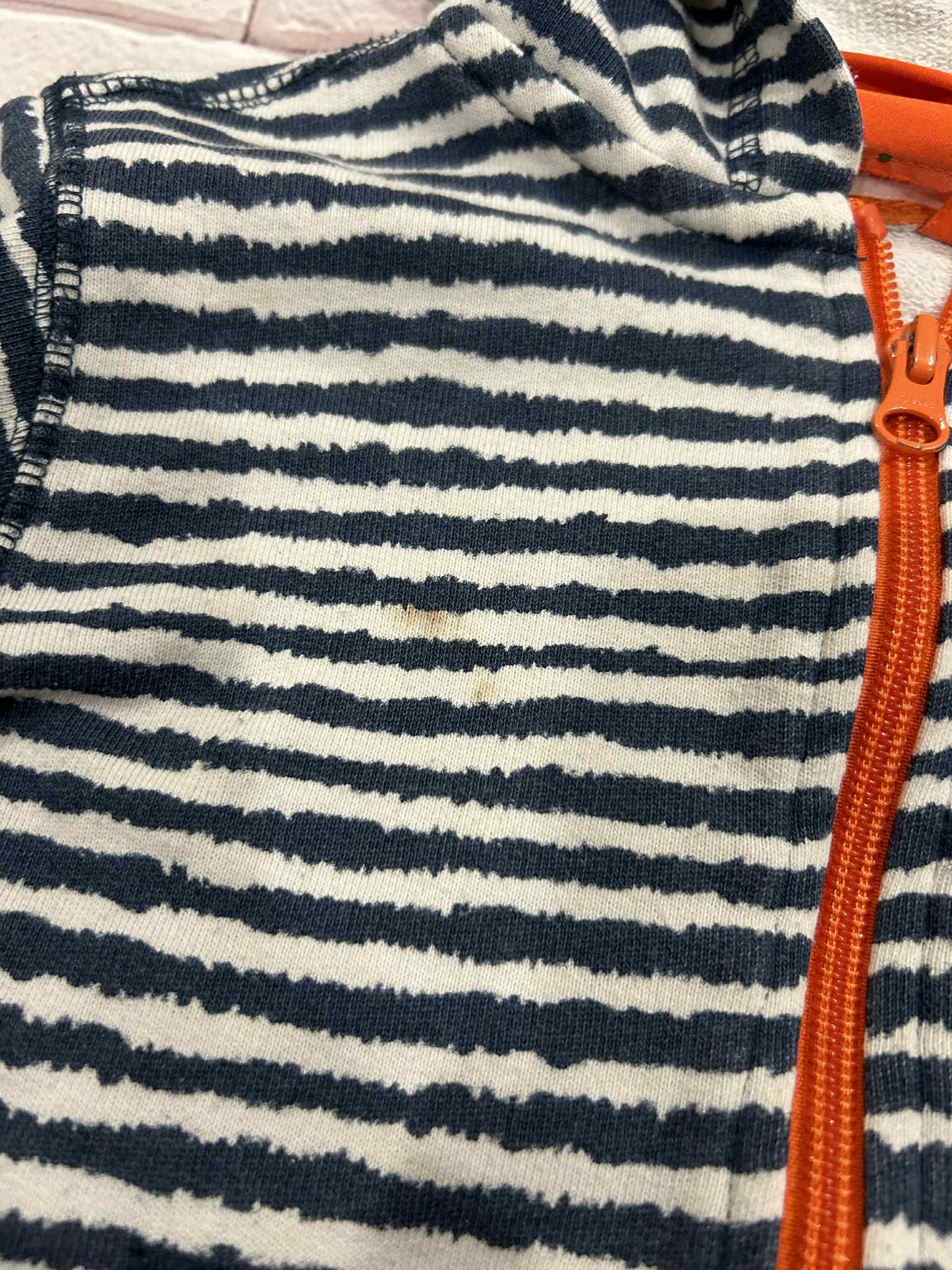 Tops Size 4 Small Stain