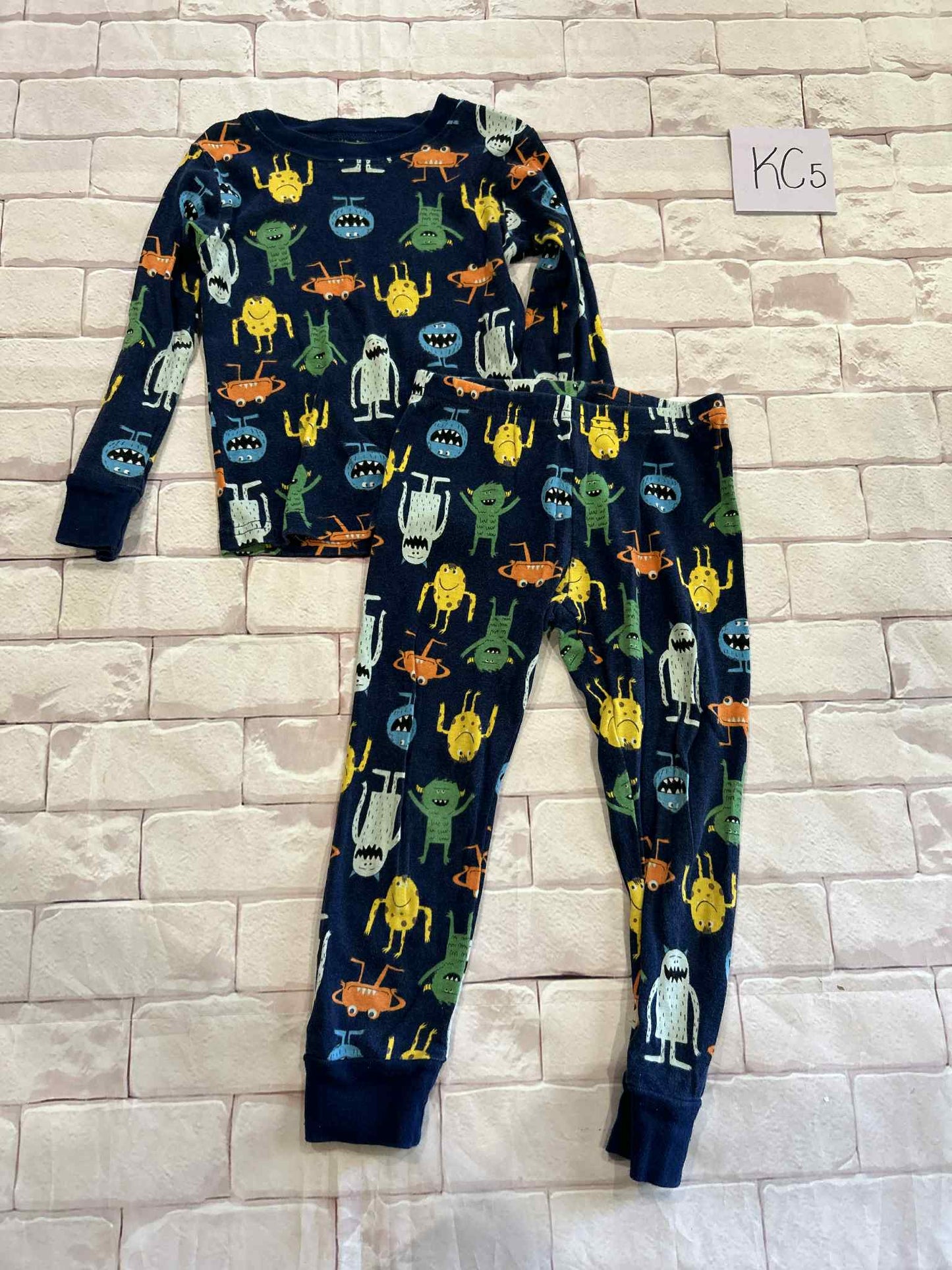 Sleepwear Size 3 Small Hole