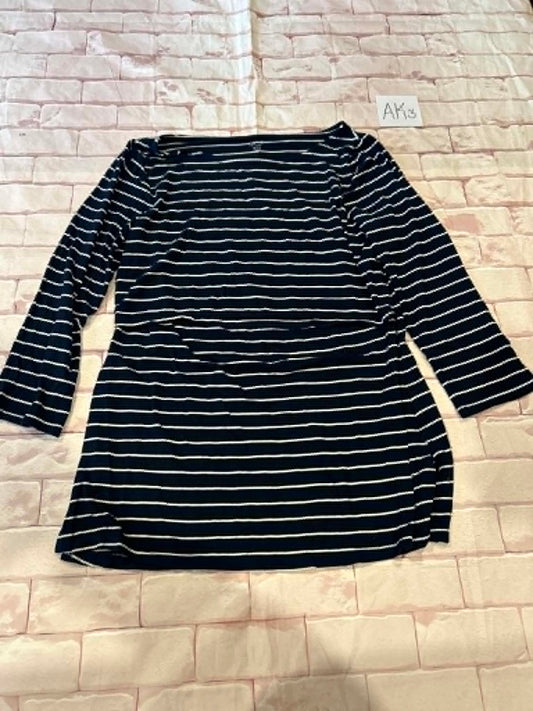 Ladies Maternity/Nursing Top Size S