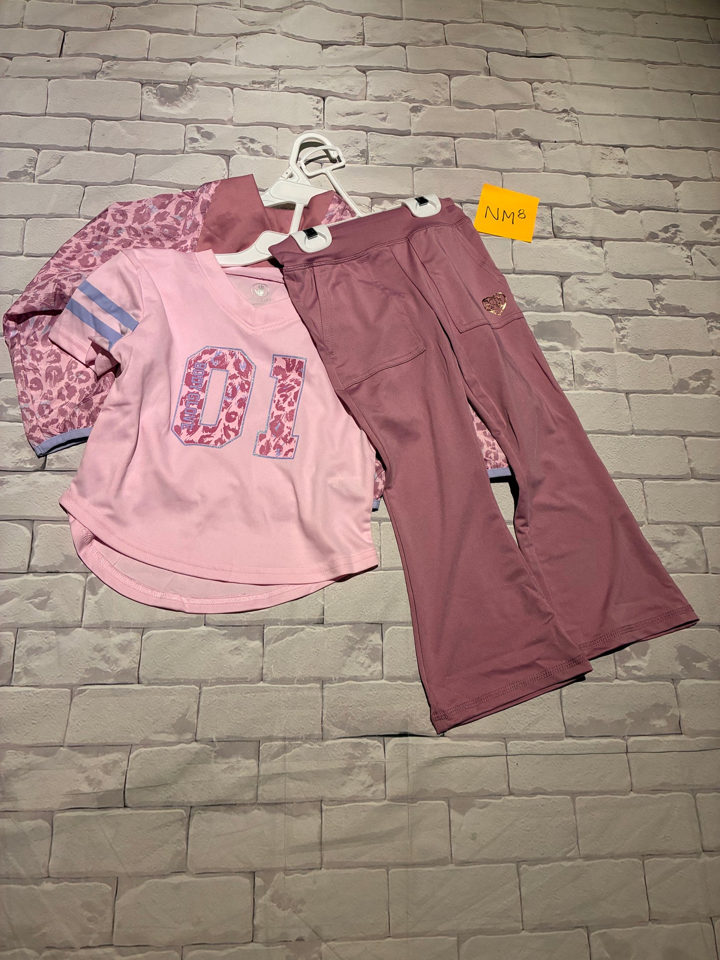 Outfit Size 2T BNWT