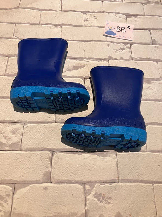 Shoes Size 6