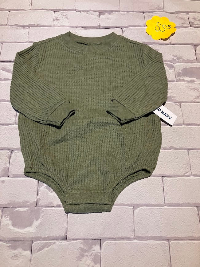 Boys Top Size 12-18m BNWT