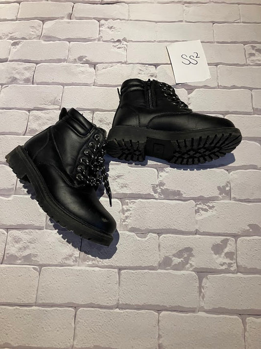 Boys Shoes Size 11