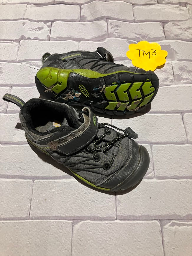 Boys Shoes Size 11