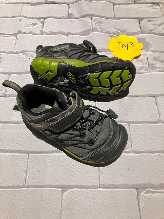 Boys Shoes Size 11