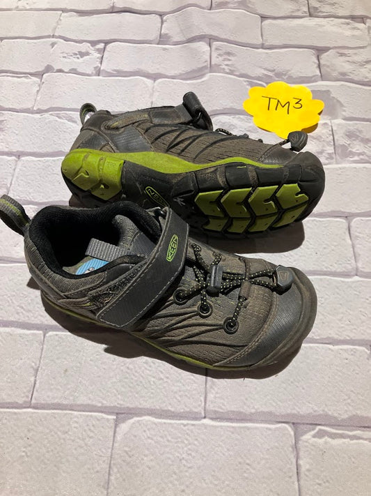 Boys Shoes Size 12