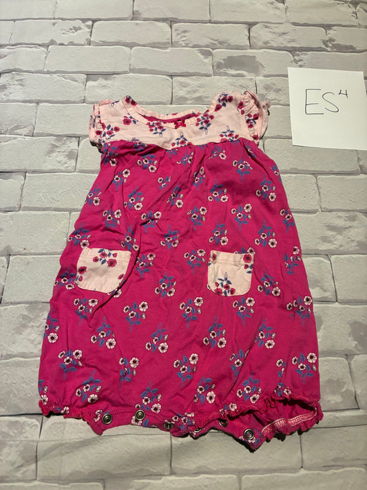 Outfit Size 18m