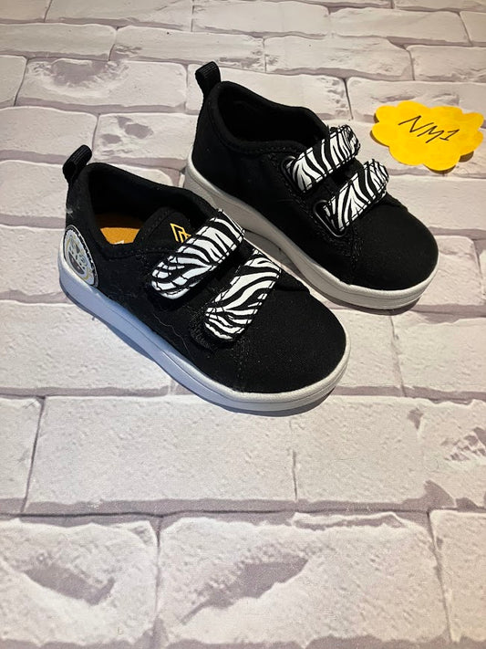 Girls Shoes Size 6