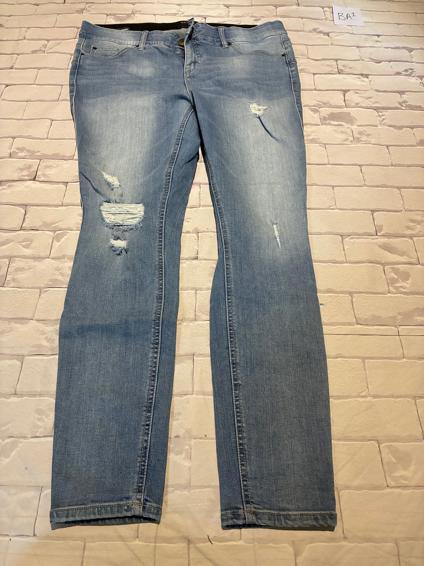 Ladies Bottoms Size 16R