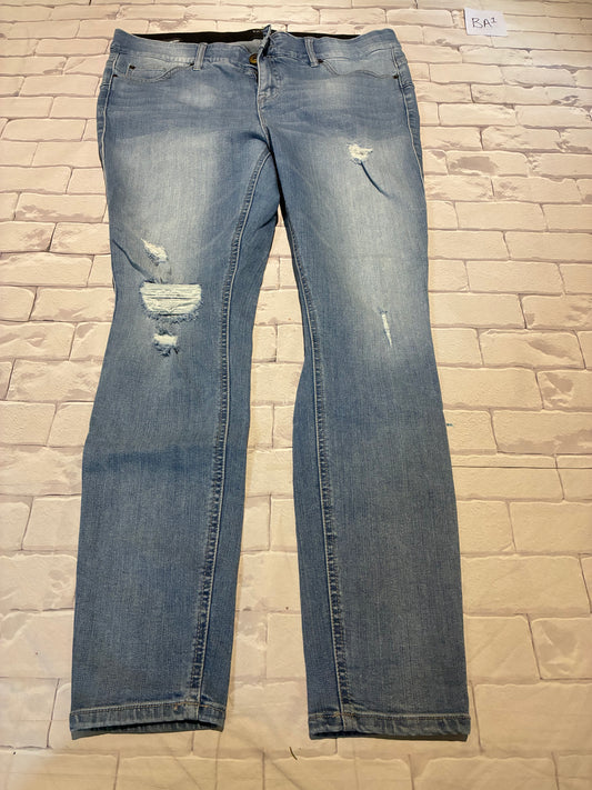 Ladies Bottoms Size 16R