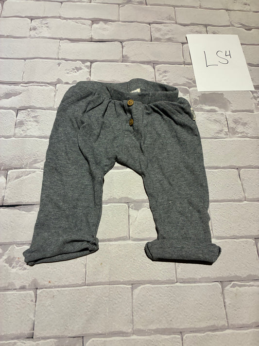 Bottoms Size 6-9m