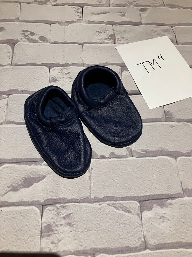 Boys Shoes Size 5