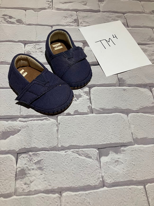 Boys Shoes Size 3