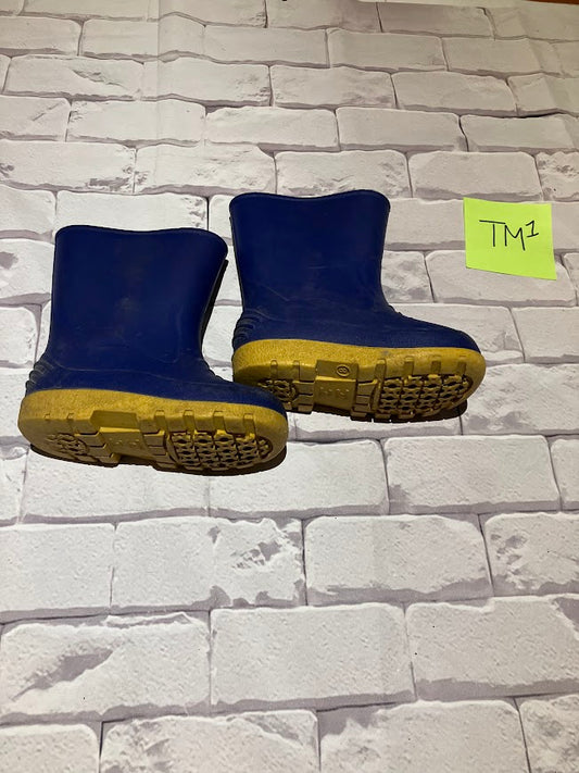 Shoes Size 8