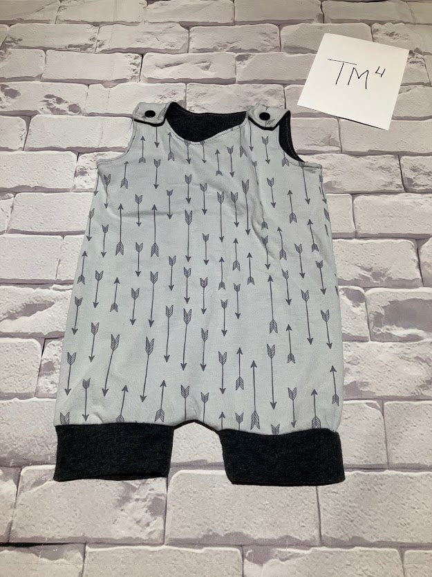 Boys Outfit Size 3-6m
