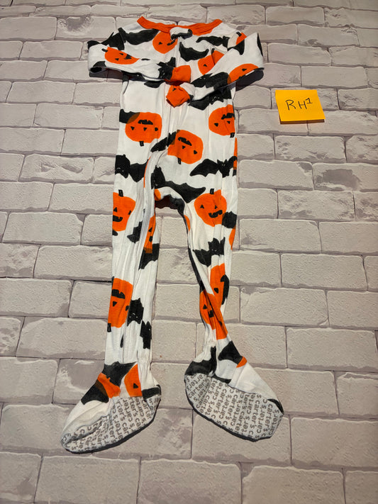 Sleepwear Size 24m