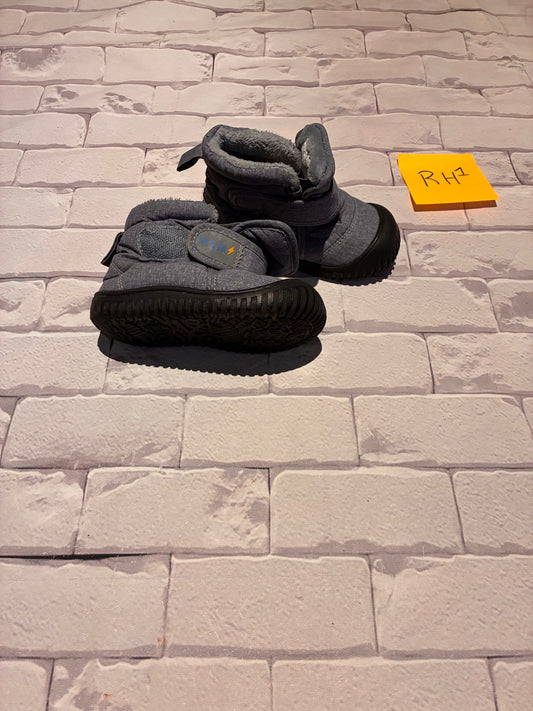 Shoes Size 7
